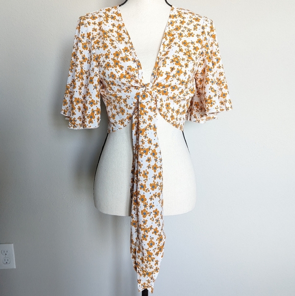 White orange and blue floral flounce sleeve cropped tie front top size XL - Picture 6 of 8
